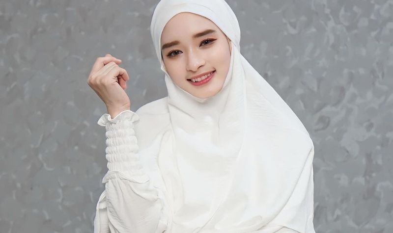 Cekricek.id, Berita Artis dan Berita Seleb - Artis cantik Inara Rusli kini memberikan tuntutan untuk pemberian nafkah mut'ah serta iddah