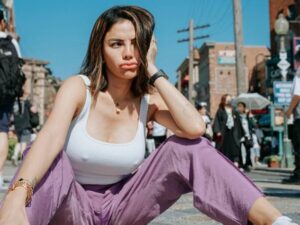 Cekricek.id, Berita Artis dan Berita Seleb - Tampaknya Nikita Mirzani memang selalu percaya diri, termasuk jalan tanpa dalaman