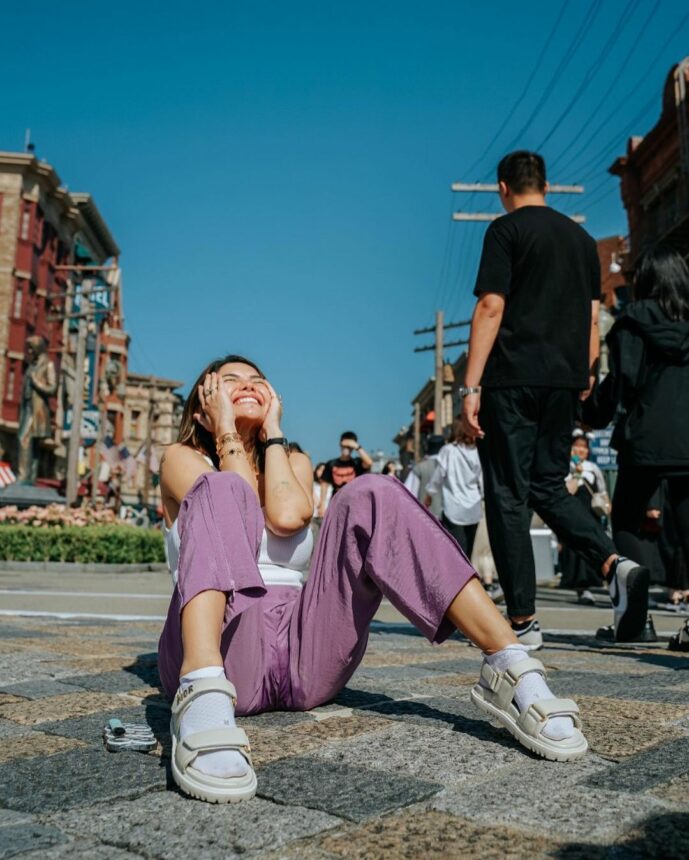 Lagi Jalan-jalan Bawa Anak, Nikita Mirzani Percaya Diri Jalan Gak Pakai Bra 5 Cekricek.id, Berita Artis dan Berita Seleb - Tampaknya Nikita Mirzani memang selalu percaya diri, termasuk jalan tanpa dalaman
