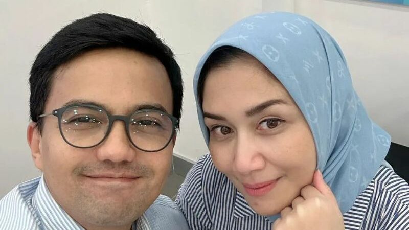 Cekricek.id, Berita Artis dan Berita Seleb - Sosok pemeran Sahrul Gunawan kita harus melepas status sebagai seorang duda.