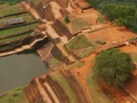 Cekricek.id, Objek Wisata - Di Srilanka ternyata ada salah satu hal yang paling mengesankan oleh banyak orang. Istana megah di atas batu raksasa