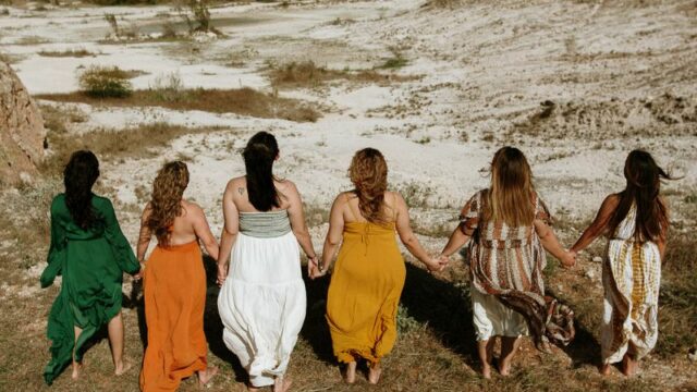 Cekricek.id, Berita Viral - Suku Uaupes di Brazil ternyata memiliki sejumlah tradisi tak biasa. Karena perempuan di suku tersebut harus rela disiksa