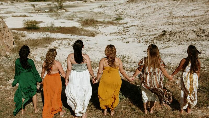 Cekricek.id, Berita Viral - Suku Uaupes di Brazil ternyata memiliki sejumlah tradisi tak biasa. Karena perempuan di suku tersebut harus rela disiksa