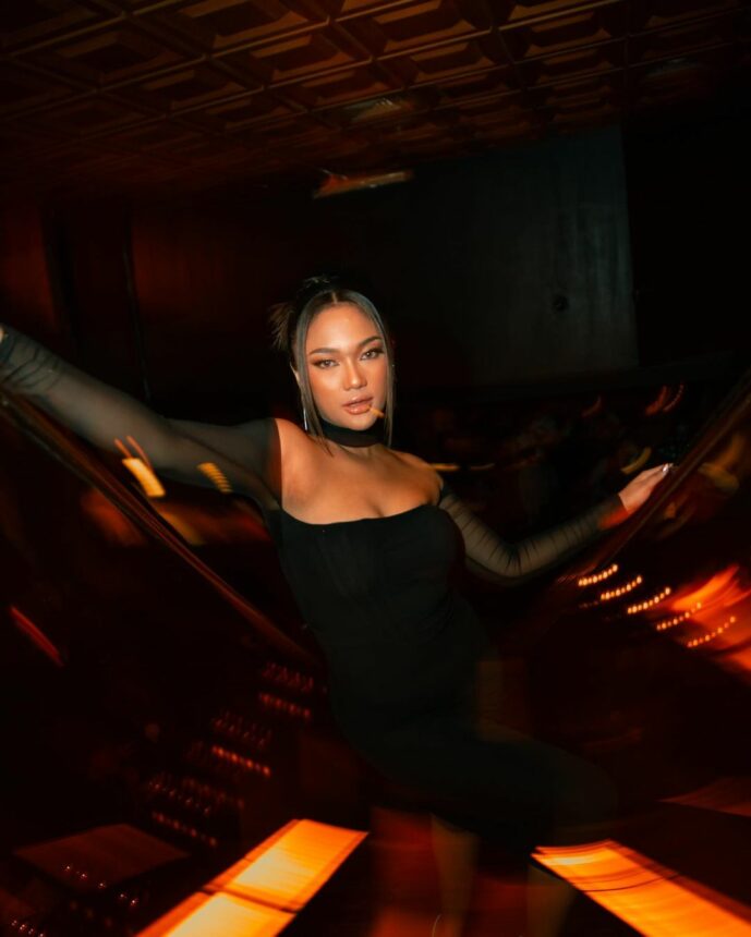 Cekricek.id, Berita Artis dan Berita Seleb - Penampilan penyanyi cantik Marion Jola dipuji terlalu kece badai, bagai sosok artis RnB internasional.