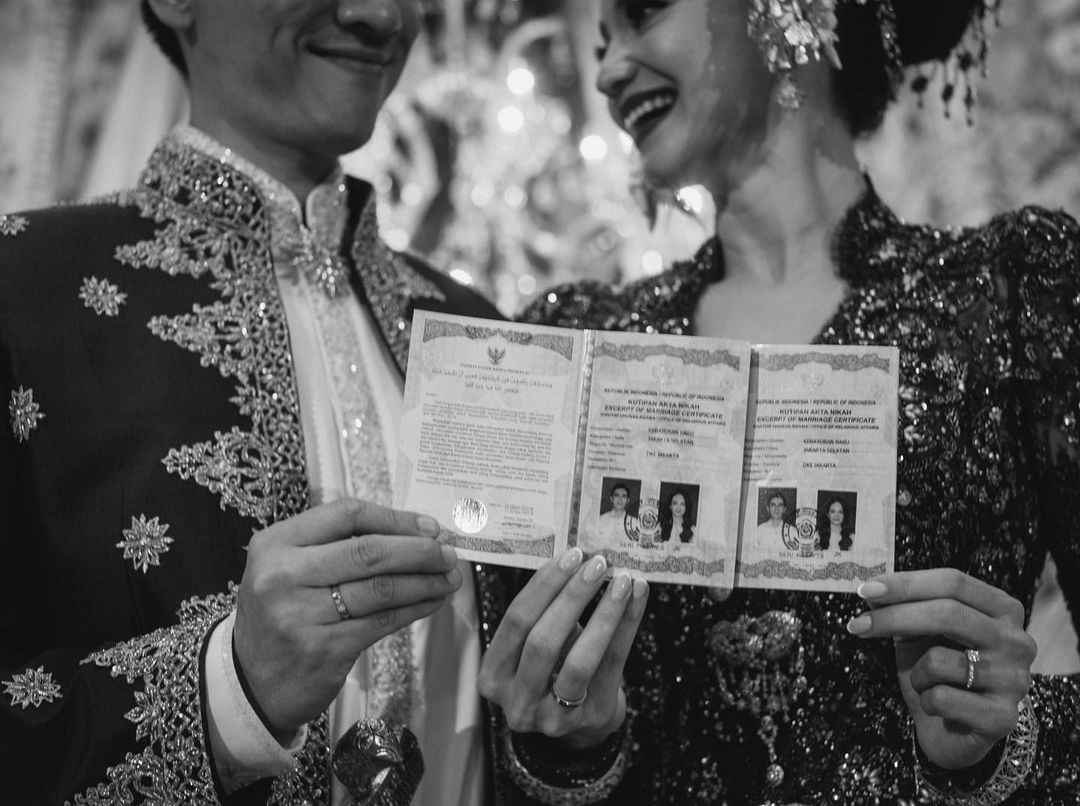 Mainnya Terlalu Sempurna, Enzy Storia Terlalu ‘Sat Set’ Nikahan, Intip Potret Bahagianya 7 Cekricek.id, Berita Artis dan Berita Seleb - Artis cantik Enzy Storia dipuji terlalu set set ketika melangsungkan pernikahan, intip potretnya