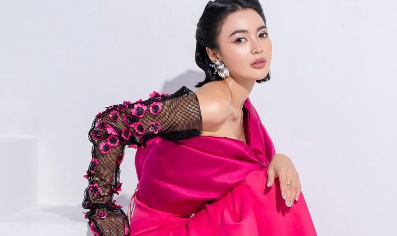 Cekricek.id, Berita Artis dan Berita Seleb - Penyanyi cantik Wika Salim rupanya rela bekerja sampingan menjadi seorang model.