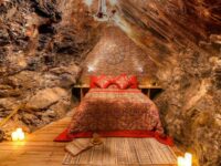 Begini Penampakan Hotel Terdalam di Dunia Deep Sleep di Wales