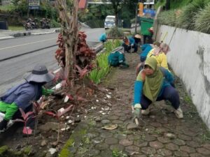 Padang Panjang Raih Piala Adipura untuk yang Ke-15, Petugas Kebersihan Mendapat Bonus