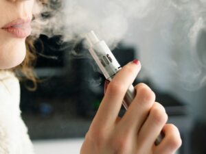 Ini Bahaya Rokok Elektrik atau VAPE: 5 Orang Meninggal di Inggris