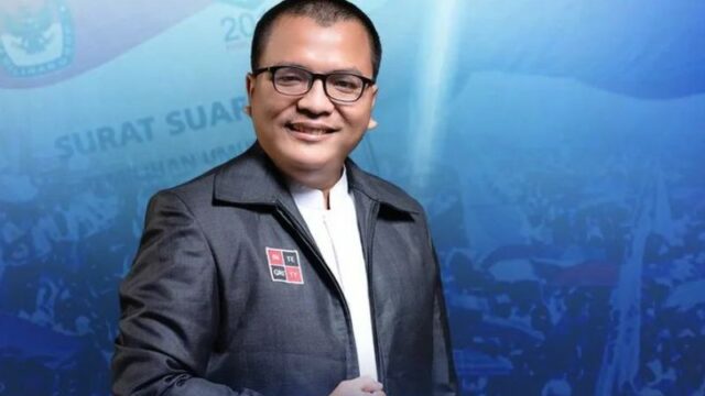 Denny Indrayana Umumkan Caleg DPR RI di Dapil II Kalimantan Selatan