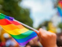 Cekricek.id, California, Berita Viral - Tindakan yang dilakukan oleh pendukung LGBT rupanya berhasil membuat masa mengamuk.
