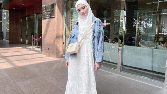 Aksi Inara Rusli yang terlihat sedang bereda di mall dan mencari-cari baju dinas malah hebohkan jagat maya karena Inara yang kini dalam masa ida