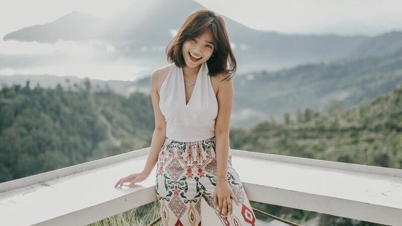 Fujiati Utami mengungkapkan sosok pria idamannya. Ia ingin memiliki pasangan seperti sosok mendiang kakak pertamanya yakni Bibi Ardiansyah.