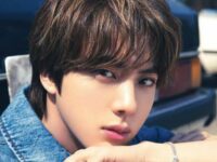 Cekricek.id, Berita Seleb dan Berita Artis - Meskipun sedang menjalani wajib militer, Jin BTS terus memecahkan rekor di media sosial. Dengan hanya empat postingan di akun Instagram-nya tahun ini, member tertua dari grup BTS itu secara mengejutkan telah mengumpulkan “like” paling banyak di antara idola K-pop lain untuk kuartal pertama tahun 2023.