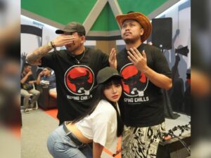 Cekricek.id, Berita Artis dan Berita Seleb - Dinar Candy tampaknya selalu memperlihatkan pose sebagaimana motto hidupnya