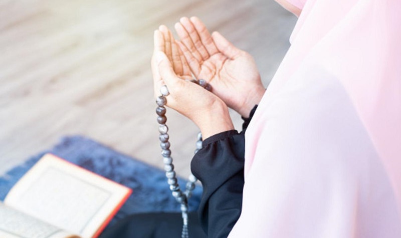 Khusus Perempuan, Kalau Salat Jangan Lupa Selipkan Doa Ini! 2 Lampiran Gambar