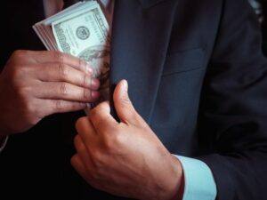 Cekricek.id, Berita Viral - Tingkah seorang kades alias kepala desa ludeskan uang dengan total ratusan juta rupiah, demi wanita open BO