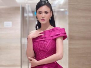 Cekricek.id, Jakarta, Berita Artis dan Berita Seleb - Kali ini Ari Wibowo kepergok mengucapkan selamat ulang tahun ke,kpada Nita Gunawan.