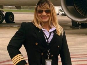 Cekricek.id, Berita Viral - Ada kabar mengejutkan terkait dengan pilot transgender pertama, di maskapai penerbanggan nasional Argentina