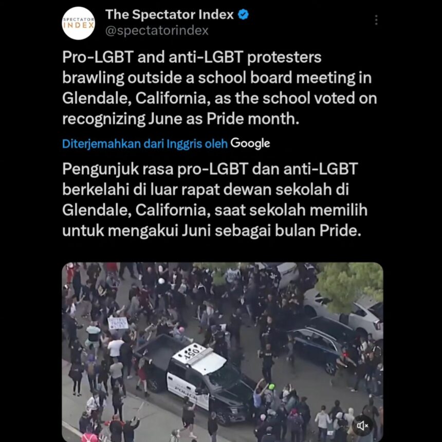 Pendukung LGBT Promosi ke Sekolah, Langsung Diamuk Anti LGBT 3 Cekricek.id, California, Berita Viral - Tindakan yang dilakukan oleh pendukung LGBT rupanya berhasil membuat masa mengamuk.