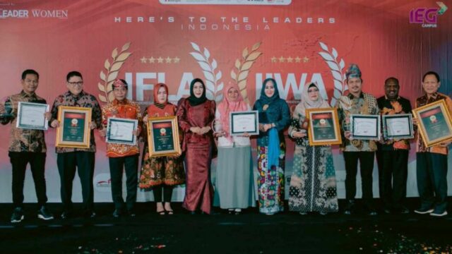 IEG Indonesia Anugerahi "Innovator of the Year in Education 2023" kepada Pejabat Tinggi yang Membangkitkan Inovasi di Bidang Pendidikan