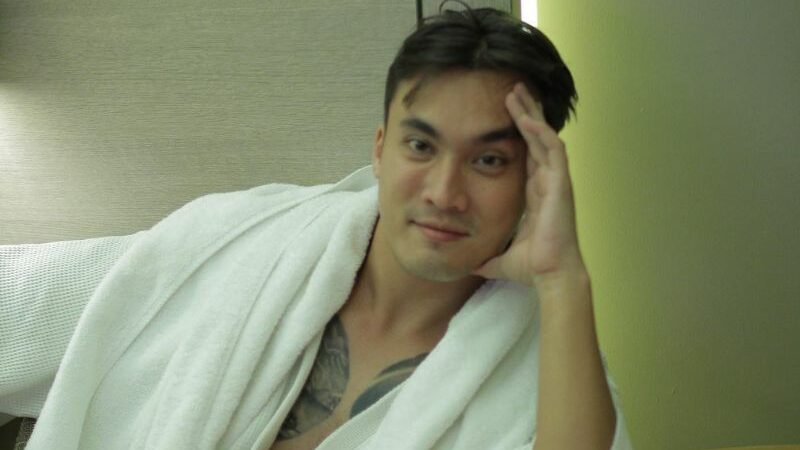 Menyesal, Rendy Kjaernett Siap Keluarkan Banyak Biaya untuk Hapus Tato Wajah Syahnaz di Punggungnya