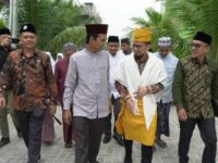 Ustaz Adi Hidayat Cari 10 Remaja Riau untuk Dikuliahkan Gratis Hingga S3 di Luar Negeri