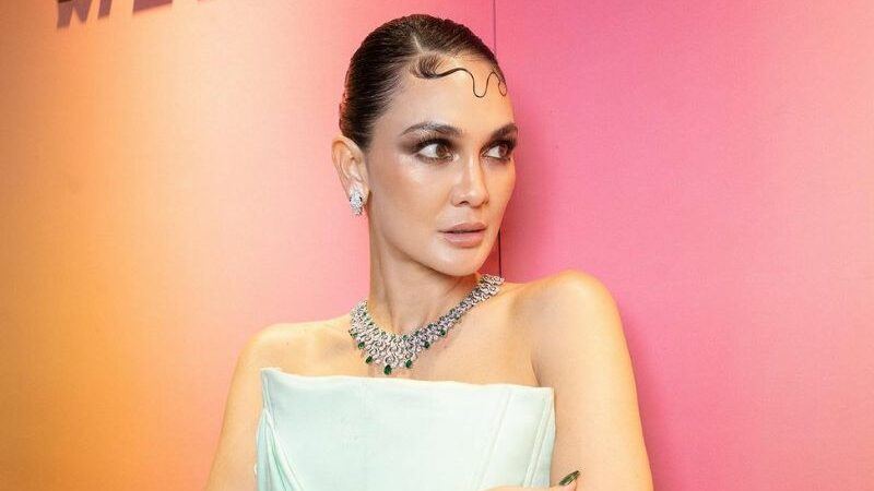 Luna Maya Bantah Kabar Pertunangan dengan Maxime Bouttier, Hanya Rencana Ulang Tahun