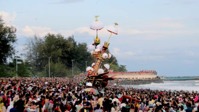 Pesona Hoyak Tabuik Budaya Pariaman 2023: Sensasi Budaya dan Gebrakan Ekonomi