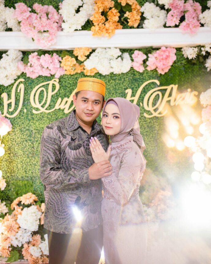 Lamaran Mewah Putri Isnari DA Oleh Anak Pengusaha Tambang dengan Uang Panai Rp 2 Miliar, Penampilan Baru Sebagai Hajjah Menjadi Sorotan