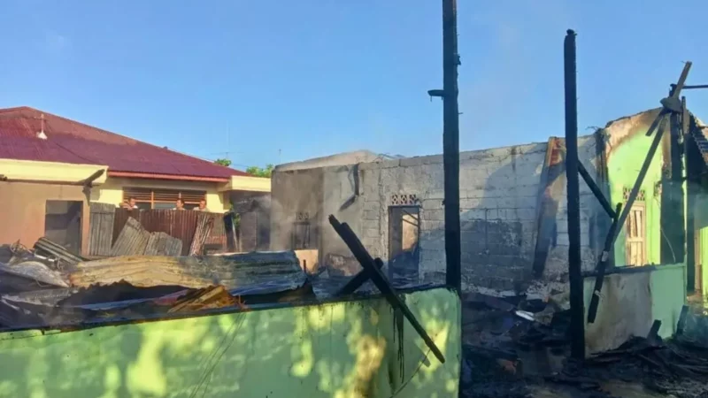 Api Membara di Parupuk Tabing Padang: 1 Rumah dan 4 Unit Kontrakan Ludes Terbakar