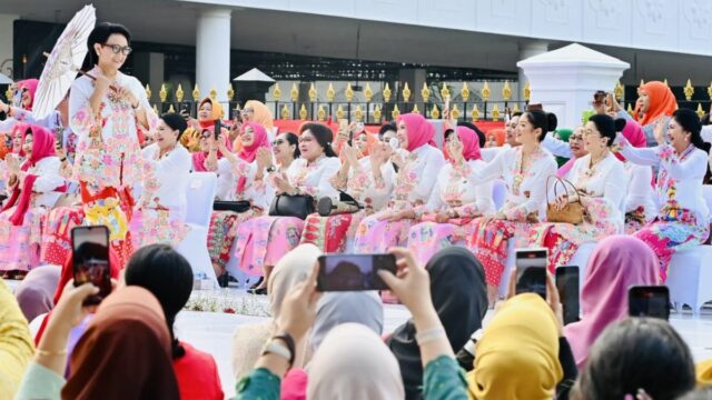 Hari Kebaya Nasional Resmi Ditetapkan, Simak Faktanya!