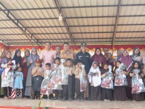 11.931 Pelajar di Limapuluh Kota Terima Seragam Gratis