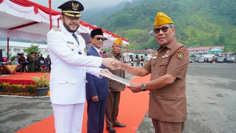Wali Kota Padang Panjang Fadly Amran Dianugerahi Bintang Legiun Veteran