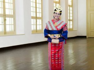 Menkeu Sri Mulyani Tampil Memukau dengan Pakaian Adat Soe di Upacara Kemerdekaan