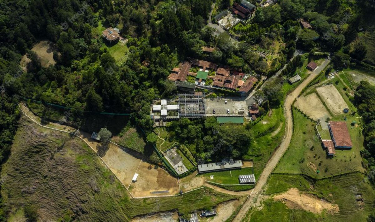 La Catedral: Istana Napi Mewah Pablo Escobar yang Kini Menjadi Pusat Keagamaan