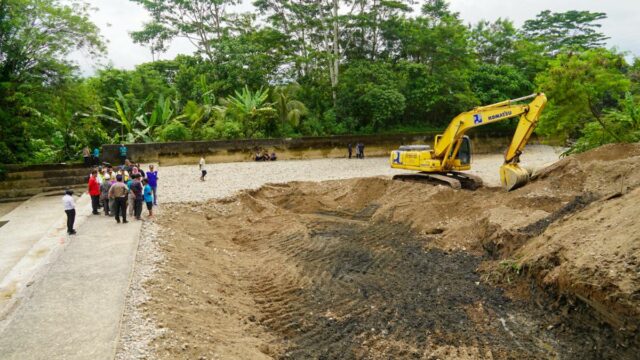Bendungan Lubuk Laweh Kekeringan, Pemko Padang Lakukan Pengerukan