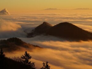 Misteri Gunung Qaf: Jejak Spiritual Nabi Muhammad dan Pertemuan dengan Bani Israil Tersembunyi