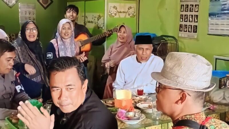 Momen Kemerdekaan: Mahyeldi dan Seniman Jalanan di Rumah Makan Bukittinggi