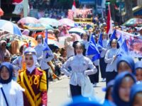 Pawai Alegoris HUT RI ke-78 di Batusangkar Berlangsung Meriah