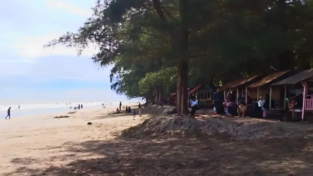 Pantai Pasir Jambak, Padang: Permata Tersembunyi di Tepian Samudra Hindia