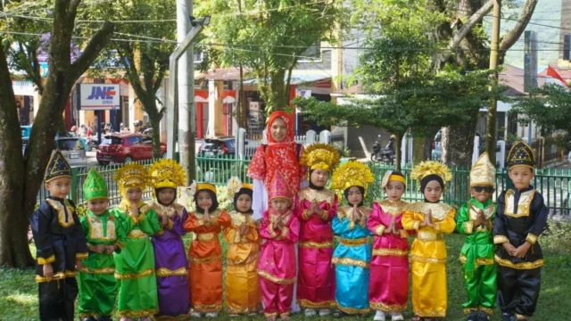 Pasar Seni Padang Panjang: Destinasi Edukasi Favorit Generasi Muda