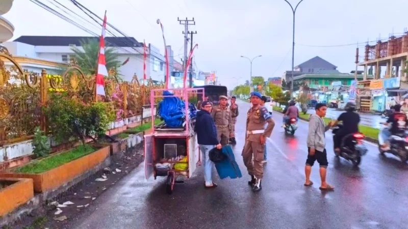 Kemacetan Akibat PKL di Jalan Aru Padang, Satpol PP Tindak Tegas