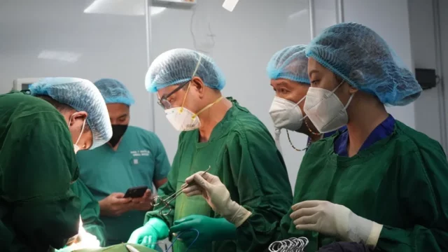 Terobosan Medis di Inggris: Transplantasi Rahim Pertama Berhasil Dilakukan