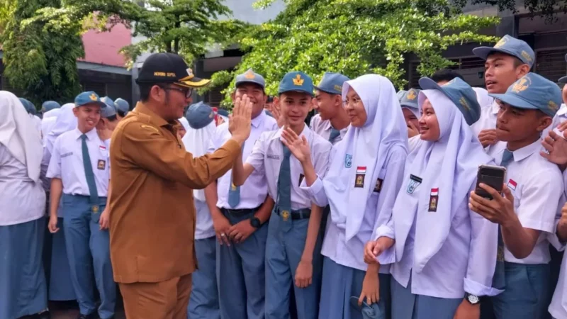 Menuju 2045: Wako Hendri Septa Ajak Siswa SMAN 4 Padang Ciptakan Generasi Emas