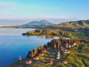 Pesona Danau Kembar: Permata Tersembunyi Sumatera Barat yang Memikat Jiwa