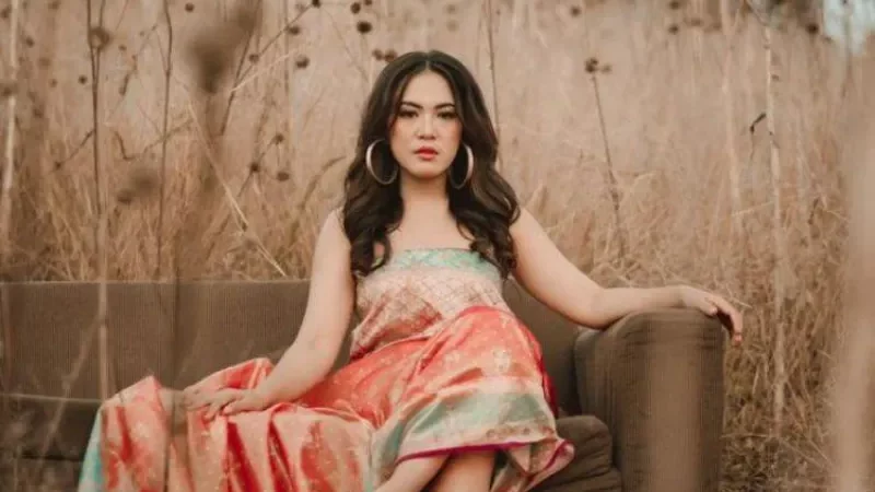 Chitra Raspati Guncang Dunia Musik Indonesia dengan 'Pilu' - OST Sang Superstar