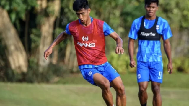 Muhammad Irman, bintang muda RANS Nusantara FC, berbagi pengalamannya di Liga 1 dan ambisinya bersama tim yang dipimpin Raffi Ahmad.