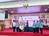 Rektor Universitas Negeri Padang (UNP), Ganefri, terpilih sebagai Ketua Umum Asosiasi Floorball Indonesia 2023-2027. Dengan visi mengembangkan Floorball Indonesia, ia berkomitmen mendukung Indonesia Emas 2045.