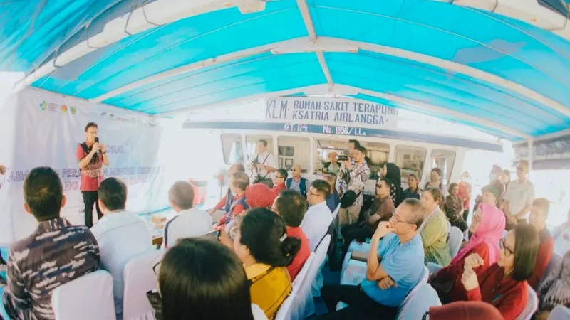 Rumah Sakit Terapung Ksatria Airlangga (RSTKA) kini mendapat pengakuan hukum dan pasien dapat menggunakan BPJS Kesehatan. Pelajari lebih lanjut tentang inisiatif ini.